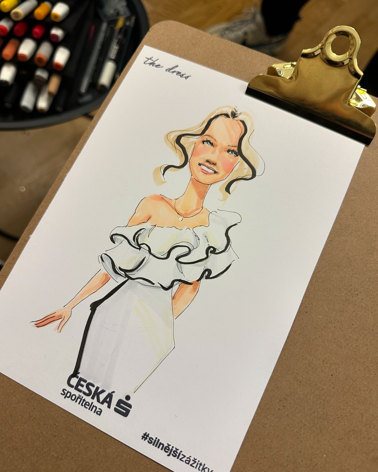 thedress_ceskasporitelna_livesketching_veronika_Zachova.jpg